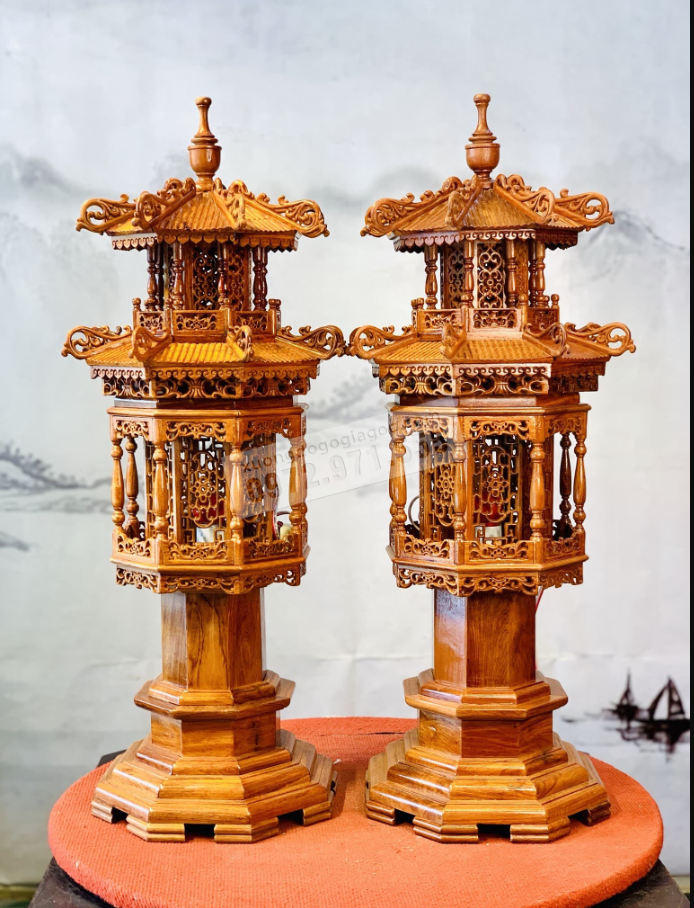 Cặp đèn thờ gỗ cẩm chỉ.png